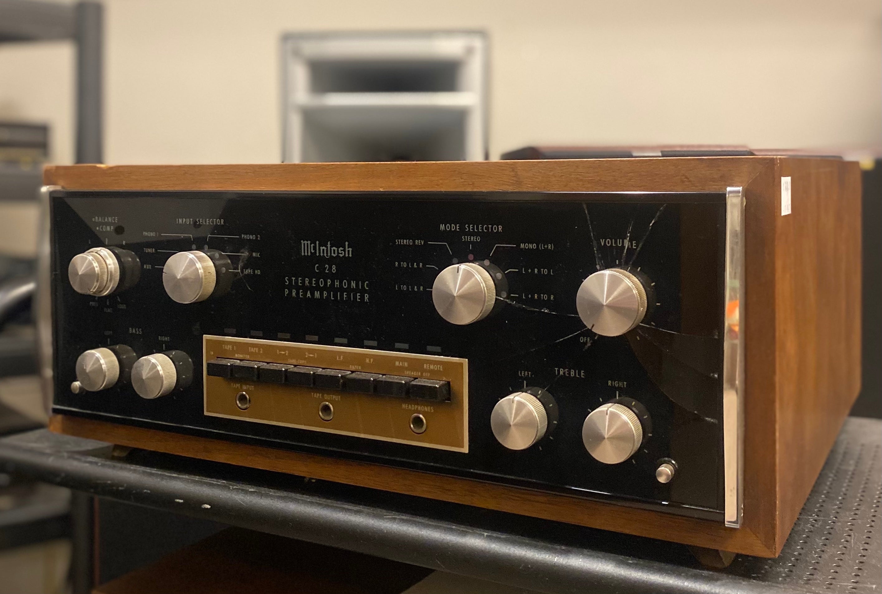 McIntosh C28 ステレオプリメインアンプ McIntosh C28 PreAmplifier | Turntables & Trails