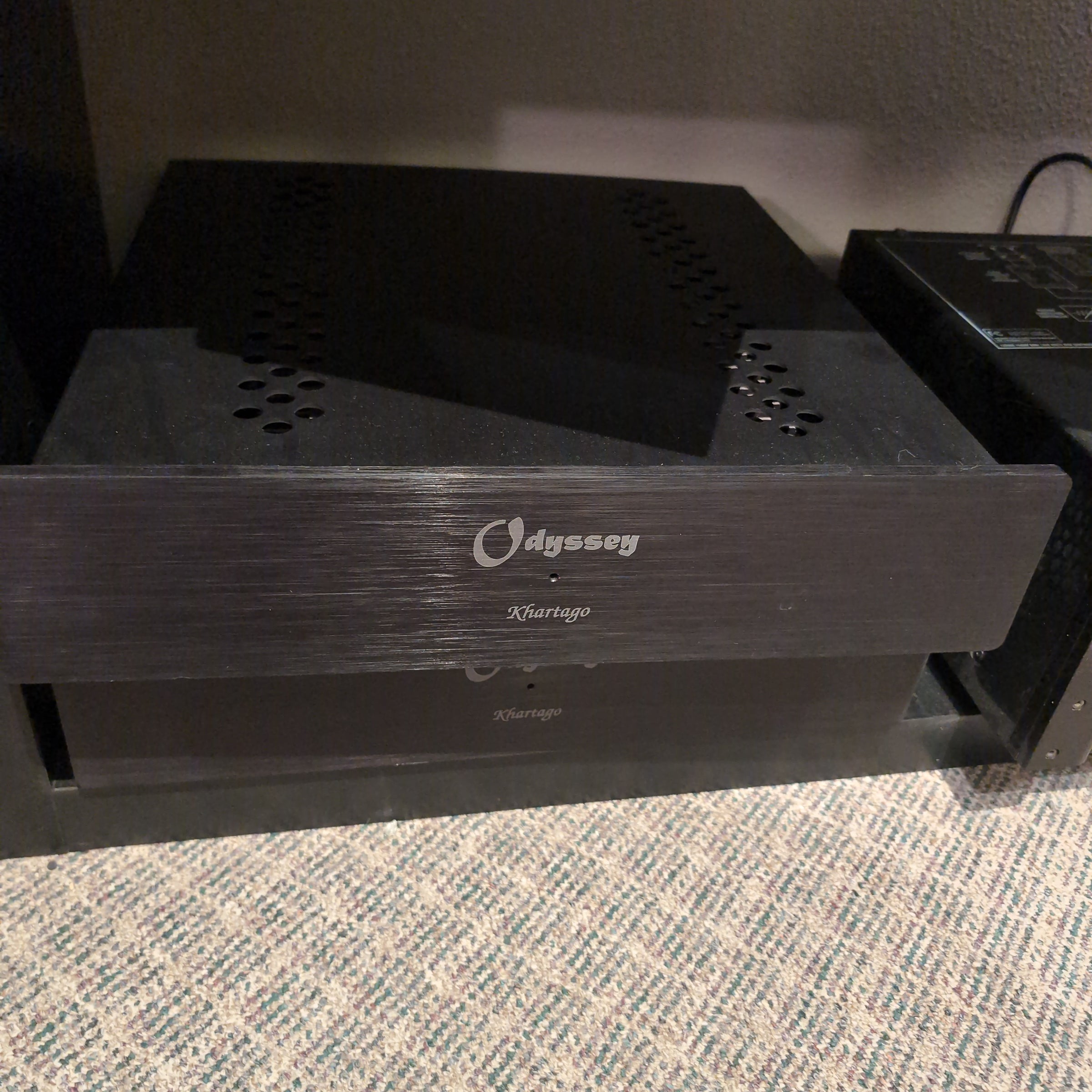 Luxman M-12 Amplifier | Turntables & Trails