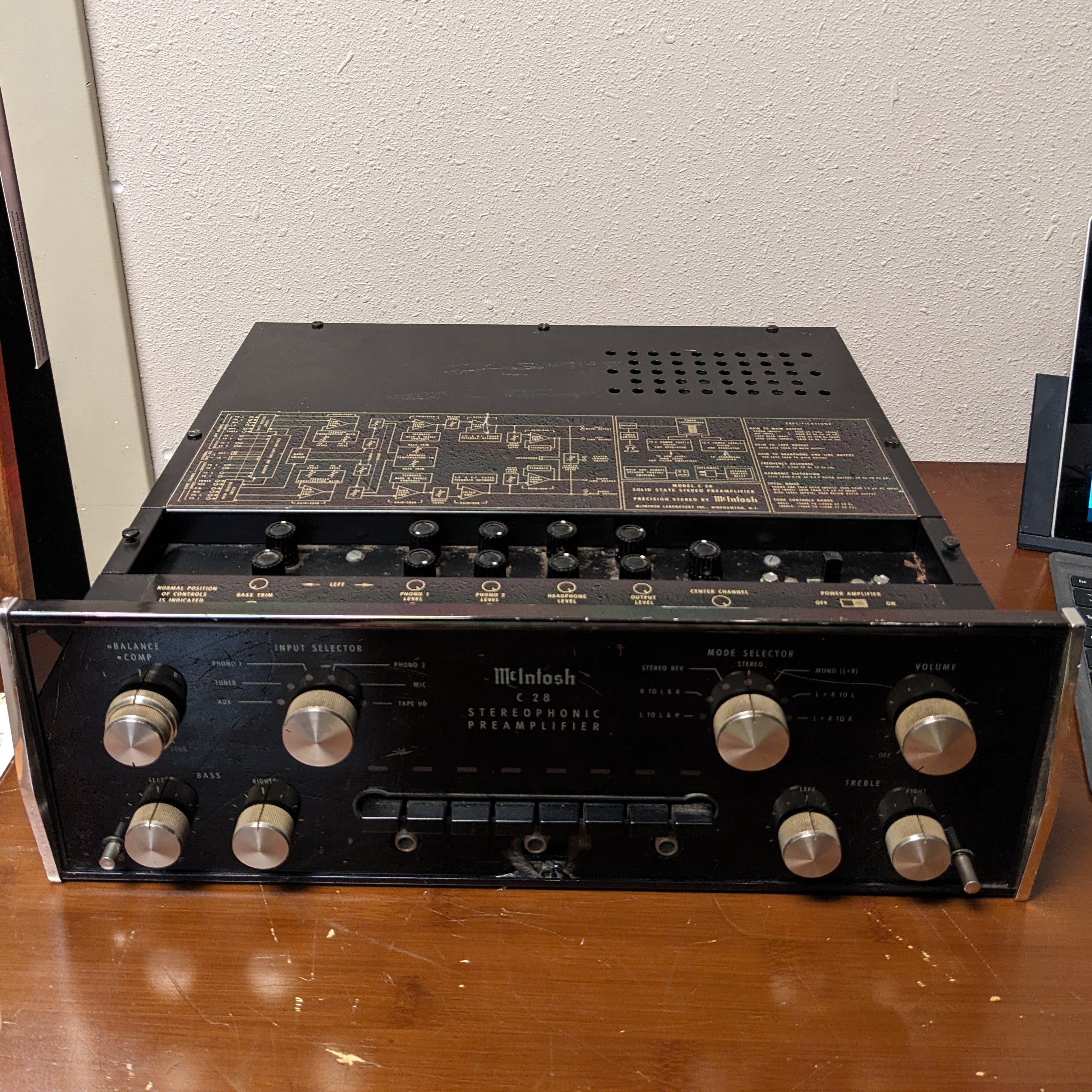 McIntosh C28 Stereophonic Preamplifier | Turntables & Trails