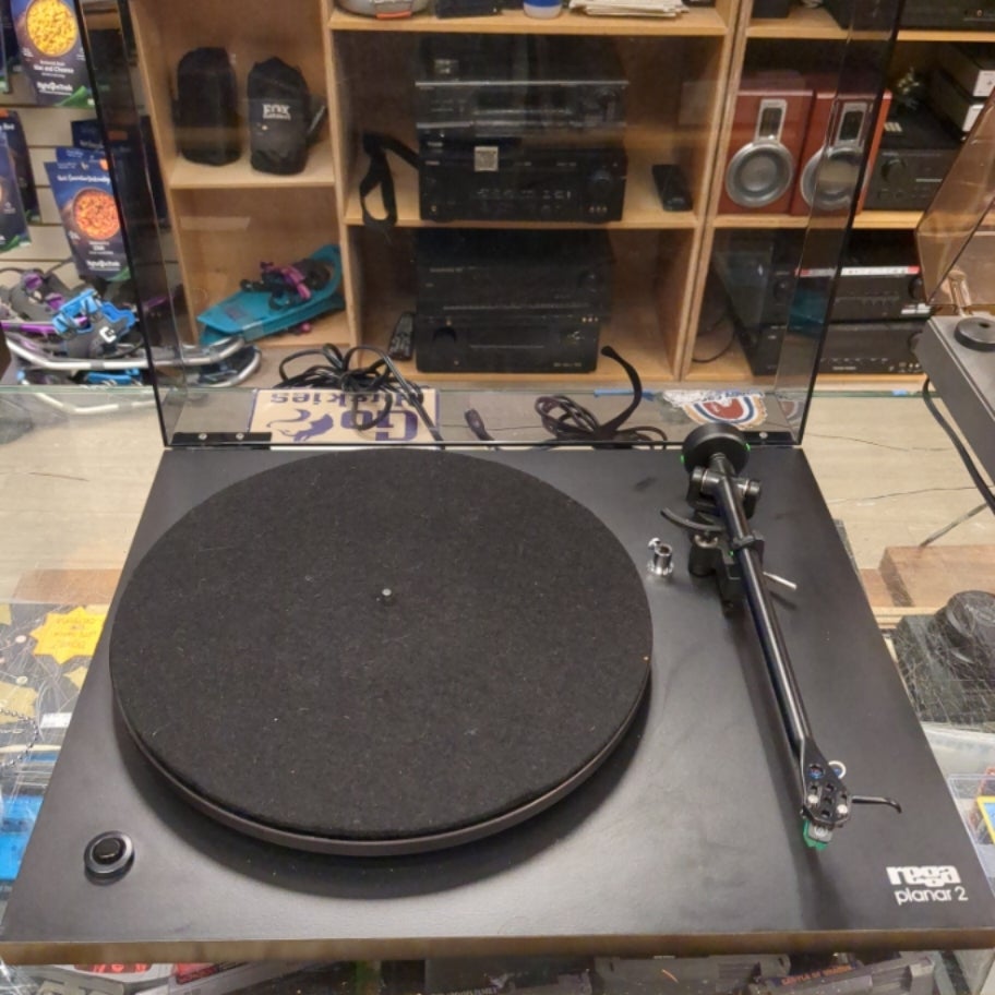 Rega Planar 2 Turntable Turntables & Trails