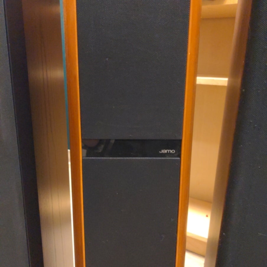 JAMO 753 Speakers Turntables & Trails